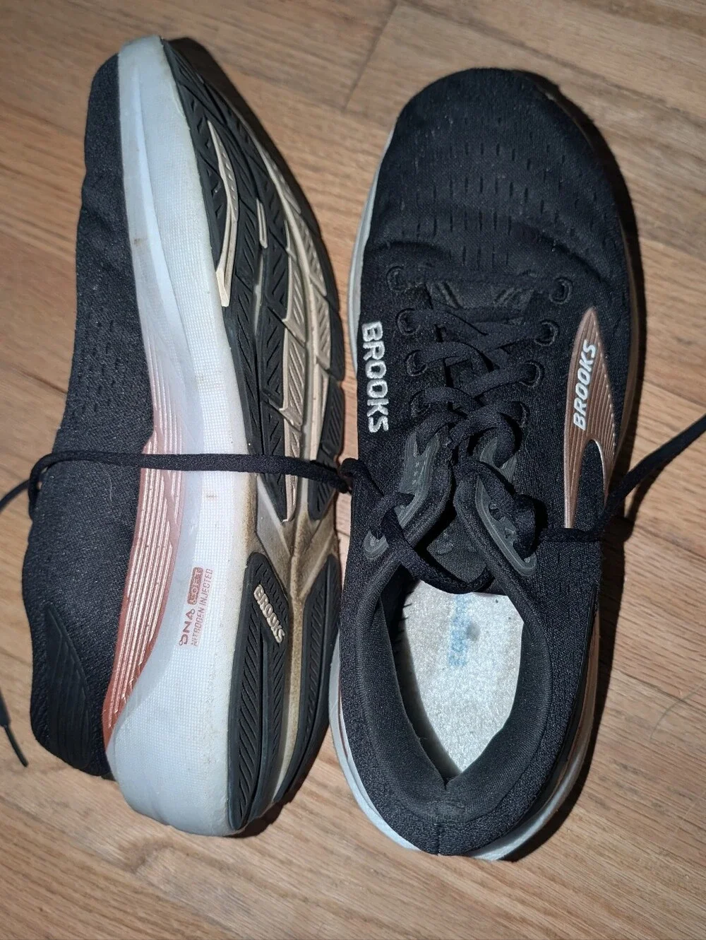 Brooks Hyperion Max 3 Women’s Size 10.5 Black Rose Gold Running Shoes Sneakers